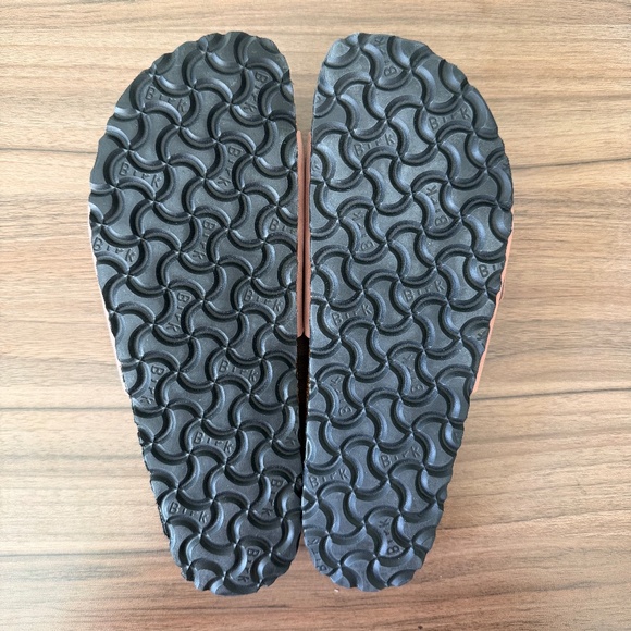 Like New - Birkenstock Madrid Big Buckle in Faded Purple - Picture 6 of 6